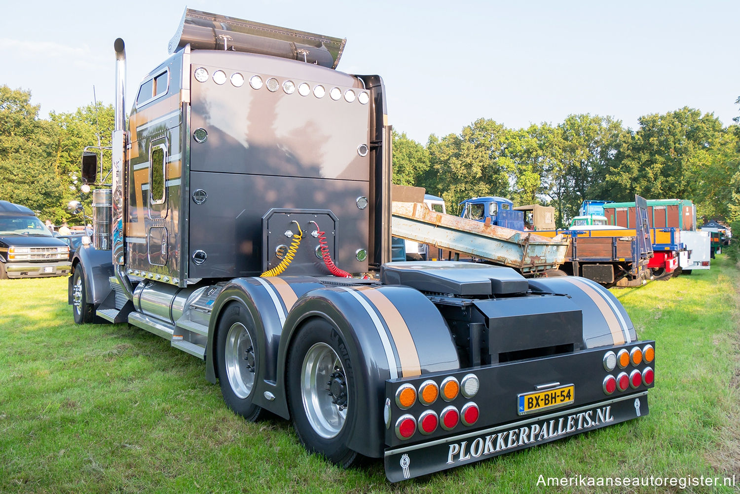 Vrachtwagens Kenworth W900L uit 1990